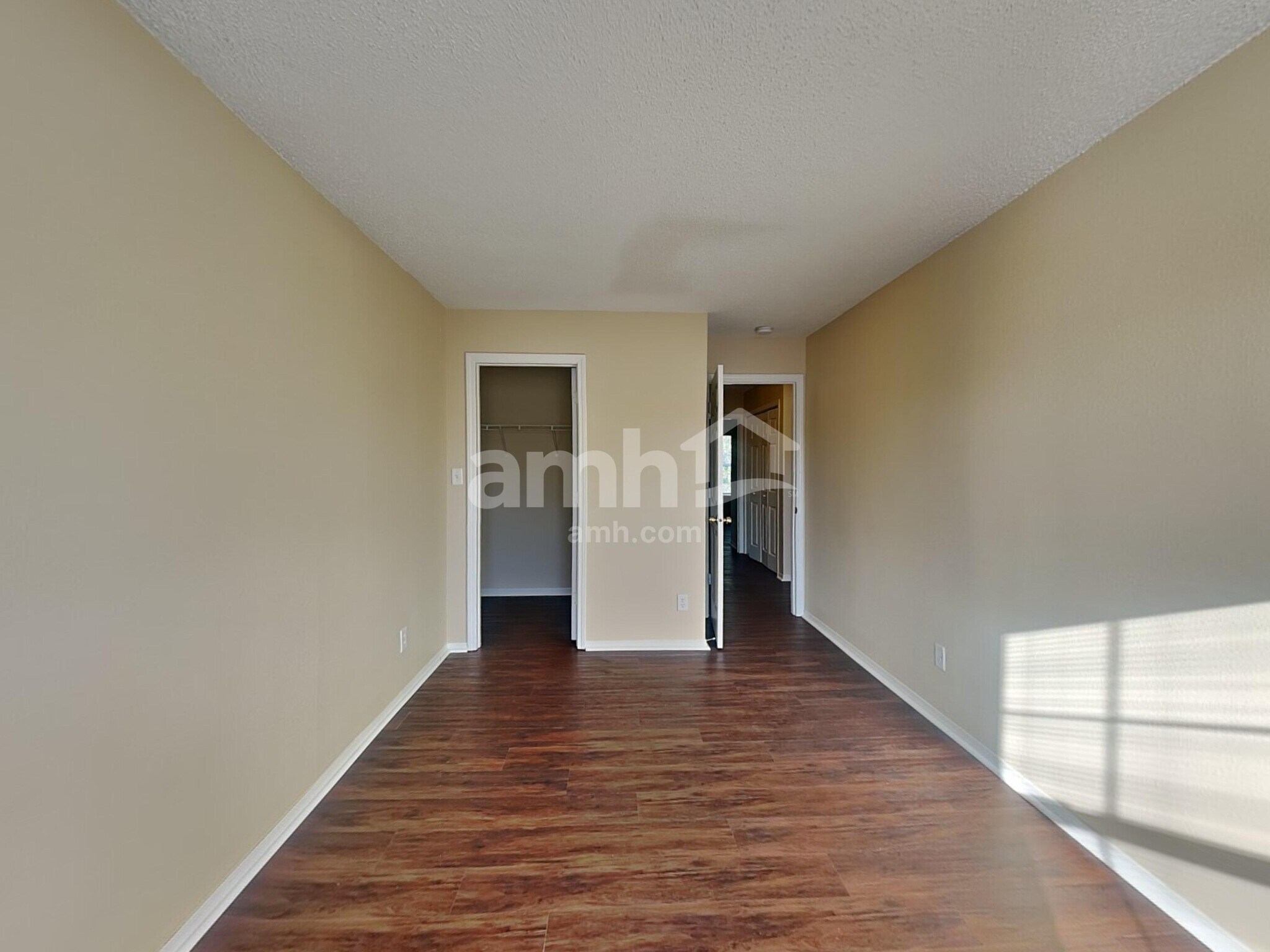 Building Photo - 1494 Blue Grass Pky