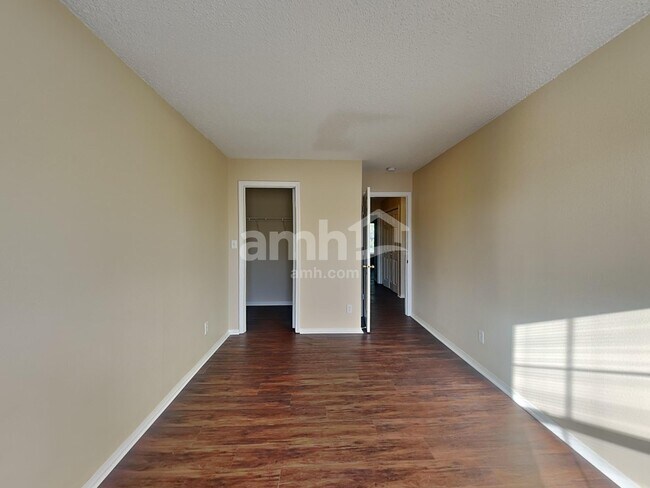 Building Photo - 1494 Blue Grass Pky