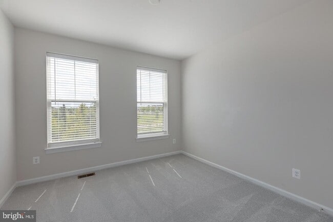 Building Photo - 43357 Radford Divide Ter