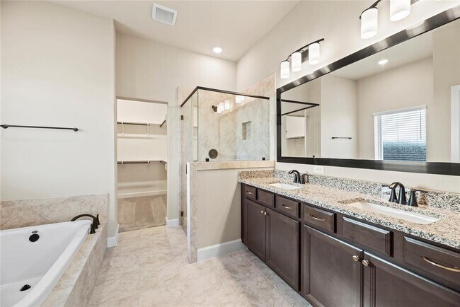 Building Photo - 15207 Spanish Ranchos Wy