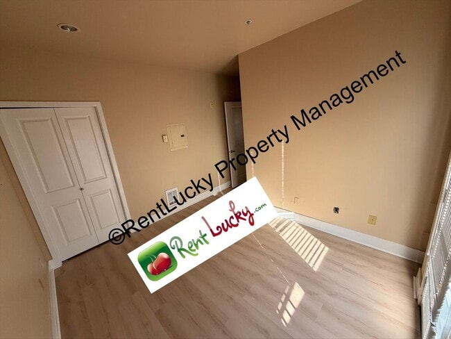 Building Photo - GREAT VIEWS! Lovely 2-Bedroom, 2 Bath Condo in Fantastic Fremont Area w/Garage Parking!!