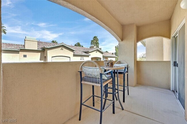 Building Photo - 8737 Red Brook Dr
