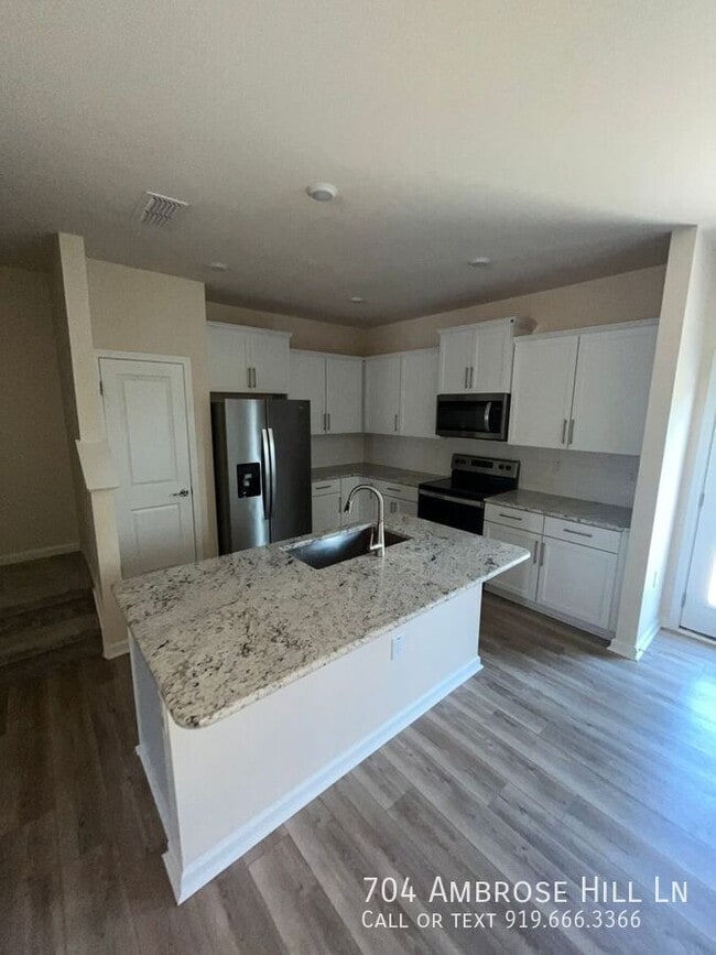 Building Photo - 704 Ambrose Hl Ln