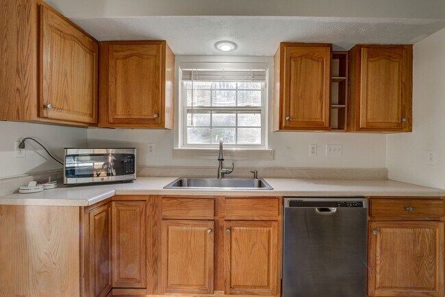 Building Photo - 1883 Powder Branch Rd