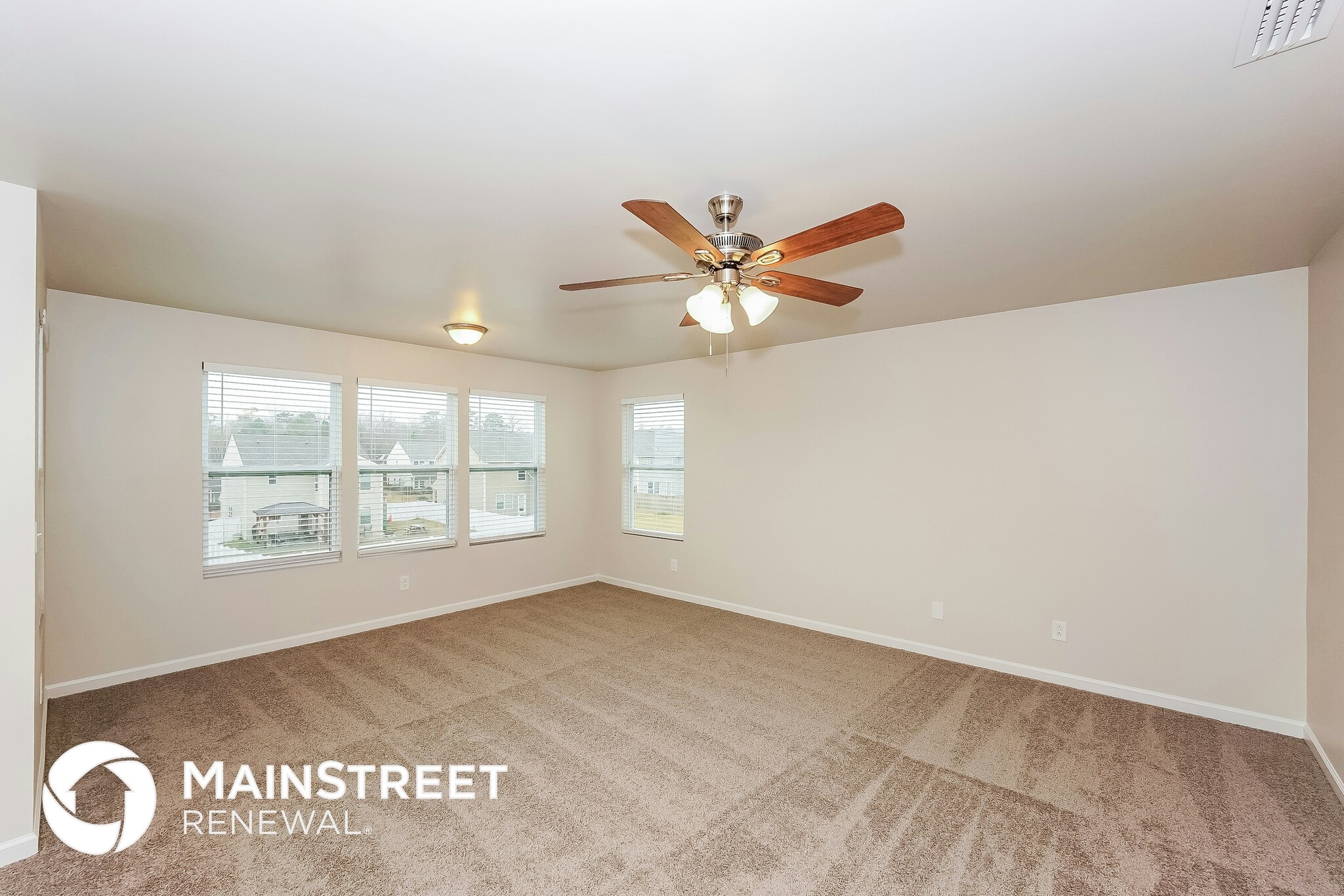 Building Photo - 12876 Mustang Dr