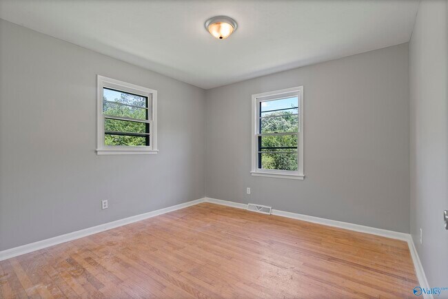 Building Photo - 1103 Wayne Cir