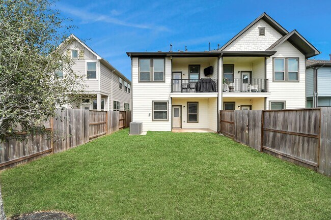 Building Photo - 4942 Carranza Ct