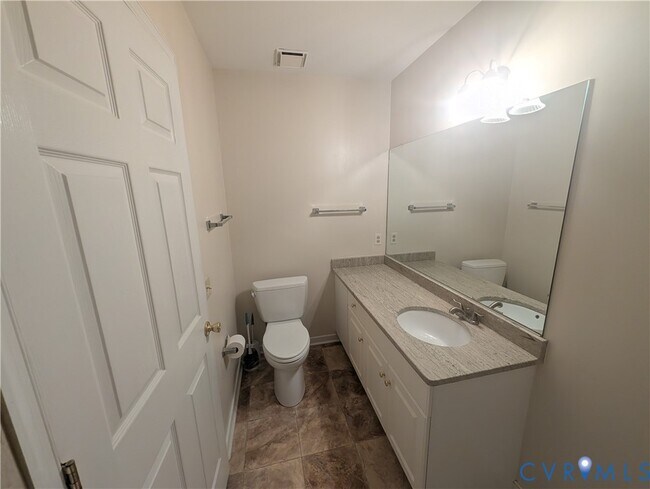 Building Photo - 301 Beacon Ridge Dr