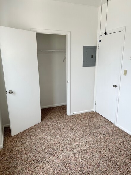 Bedroom-Closet - 454 S 500 E