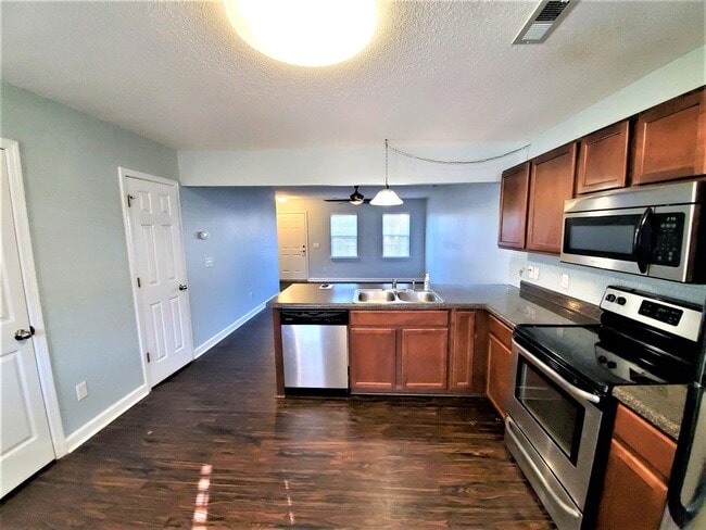 Building Photo - 202 Lanieve Ct