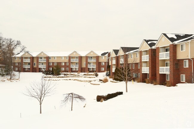 Building Photo - Waters Edge