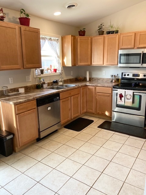 Building Photo - 20963 Honest Ln