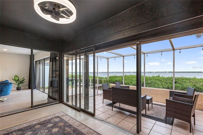 Building Photo - 3887 Catalina Dr