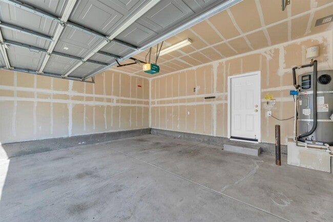 Building Photo - Beautiful 3 bed 2.5 bath in Natomas!