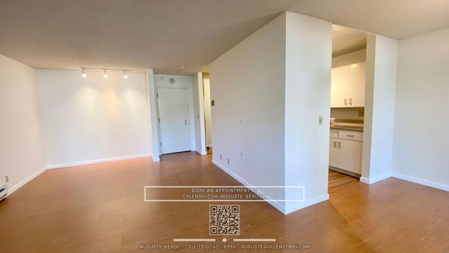 Primary Photo - Largest 2-Bedroom at Watergate w/ Walk-in ...