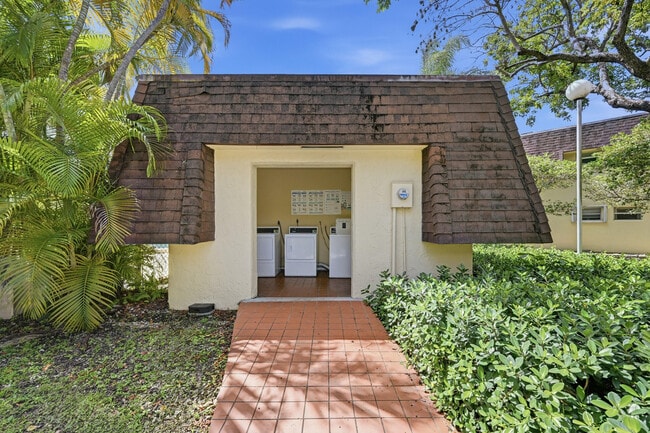 Building Photo - 13730 SW 90th Ave