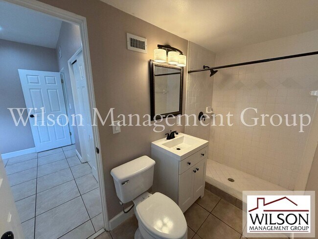 Building Photo - 4008 Montrose Ct
