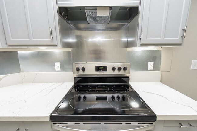 Building Photo - 8307 Stagewood Dr