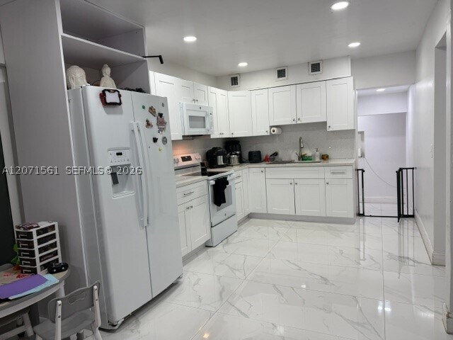 Building Photo - 846 W 32nd St