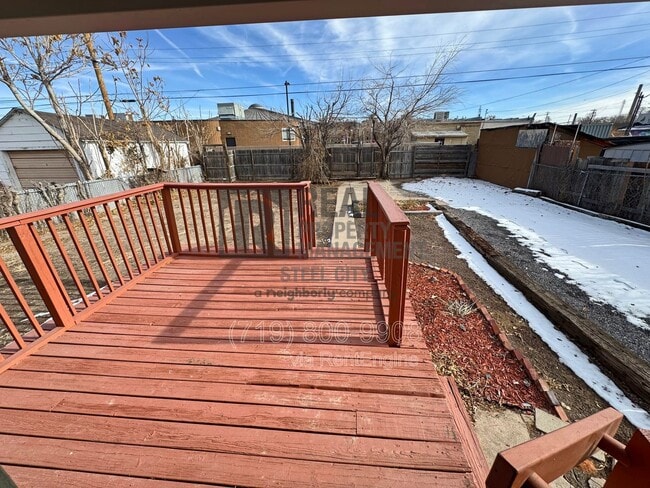 Building Photo - 1626 E Routt Ave