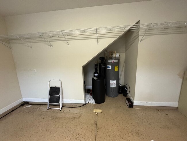 Building Photo - Move in Ready! Four Bed Three Bath Two Story Home. Amenities. Garage. Washer/Dryer. Top Rated Sch...