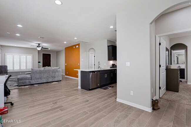 Building Photo - 13813 Summer Story Ave