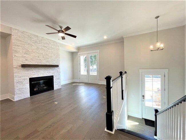 Building Photo - 892 Mayfield Rd