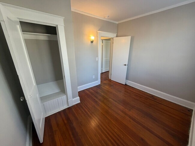 Building Photo - Beautifully Renovated 4bdrm/1.5bth Home Located in Richmond's Northside!!