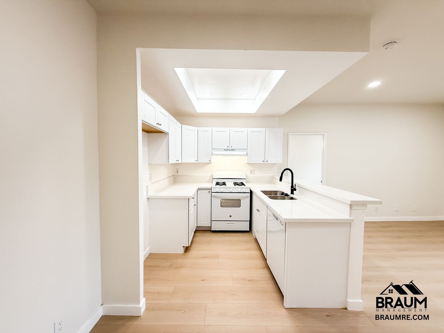 Building Photo - 11459 Collins St