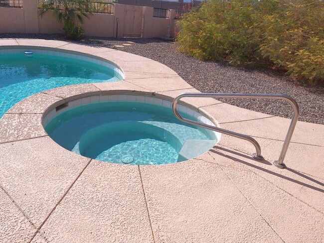 Building Photo - 1771 Miramar Dr