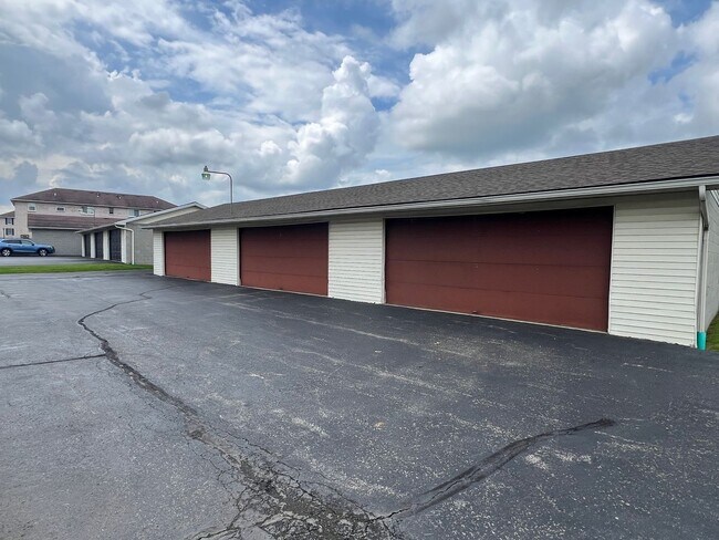Building Photo - 816 Pearson Cir
