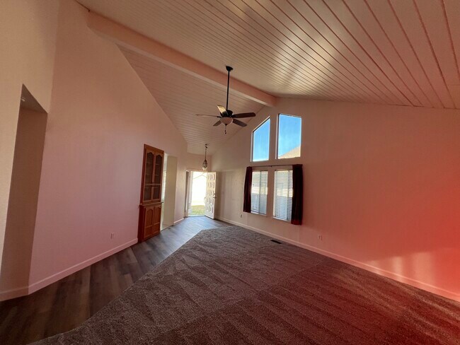 Building Photo - 945 Marietta Ct