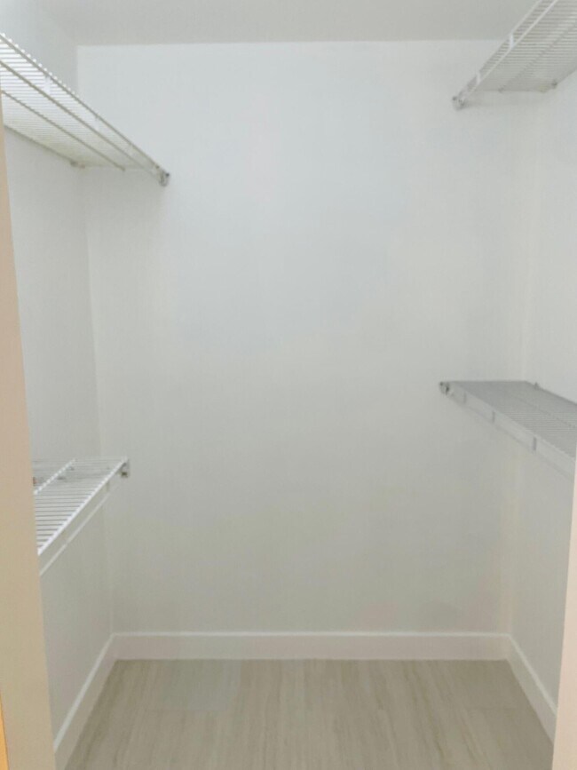 Building Photo - 3561 Pine Needle Dr