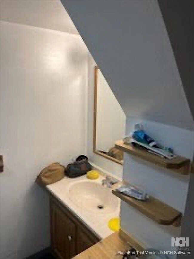 Building Photo - 407 S 10th Ave