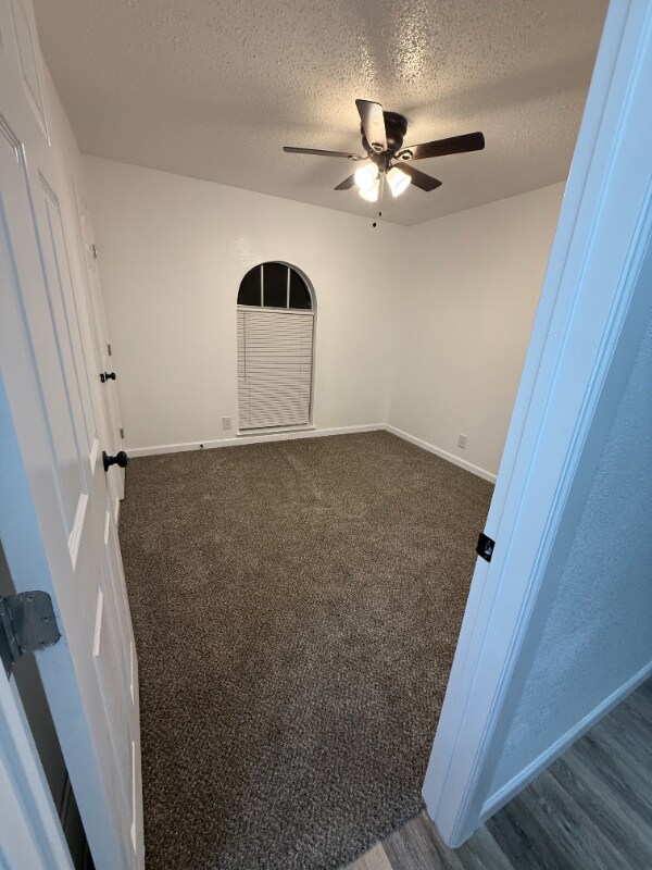 Building Photo - 652 Sue Ann Ln