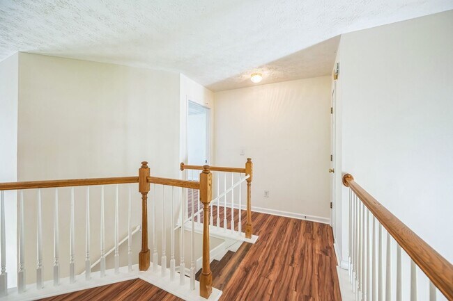 Building Photo - Spacious 4BR House in Lawrenceville