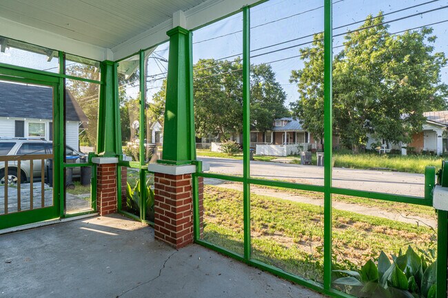 Building Photo - 1734 Fenwick St