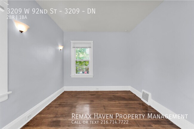 Building Photo - 3209 W 92nd St