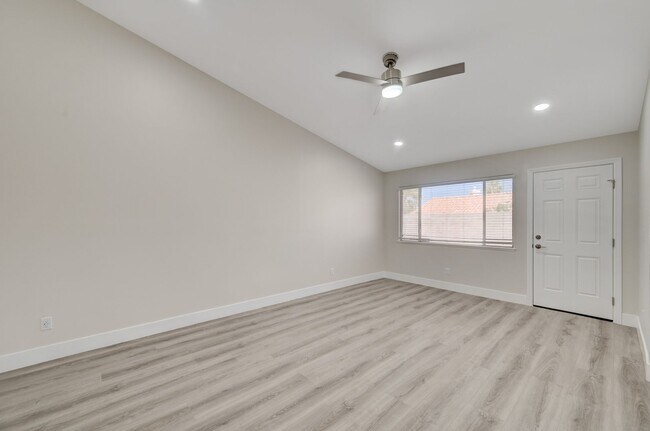 Building Photo - Remodeled Single Story, 4 Bedroom Home in Desert Shores
