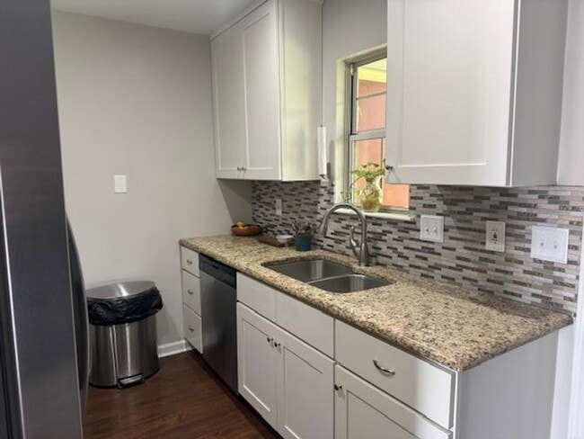 Building Photo - 200 Old Spring Hill Ln