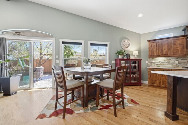 Building Photo - 5850 N Rio Lomas Ave