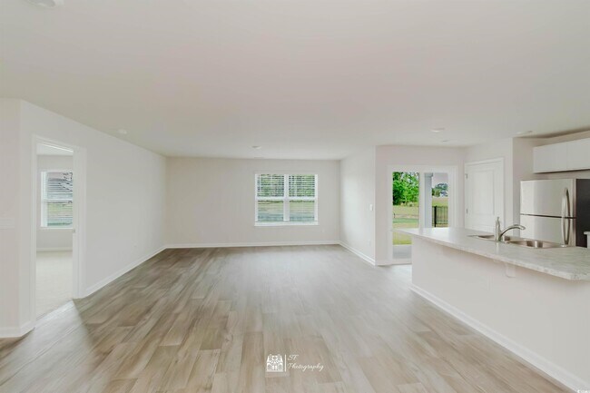 Building Photo - 302 Jeff Waters Cir