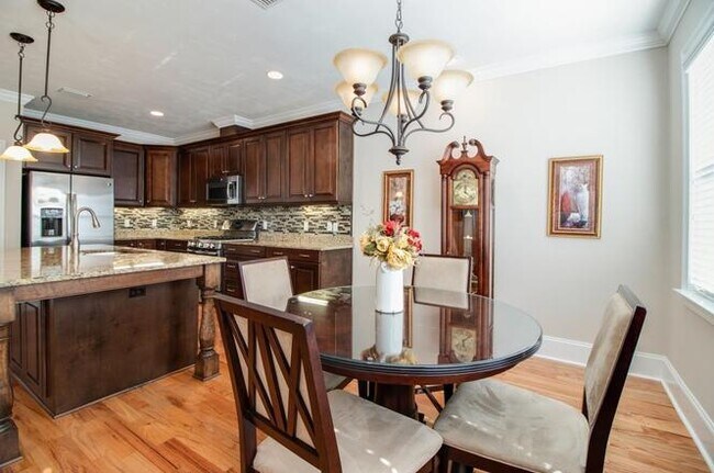 Building Photo - 3653 Velda Oaks Cir