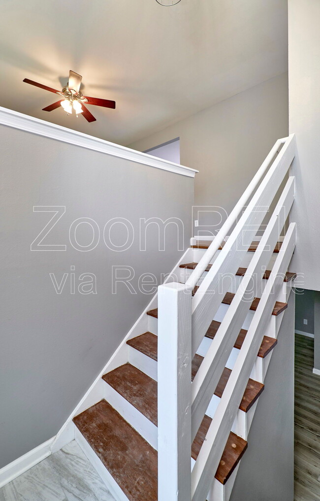 Building Photo - 18 Apache Trail