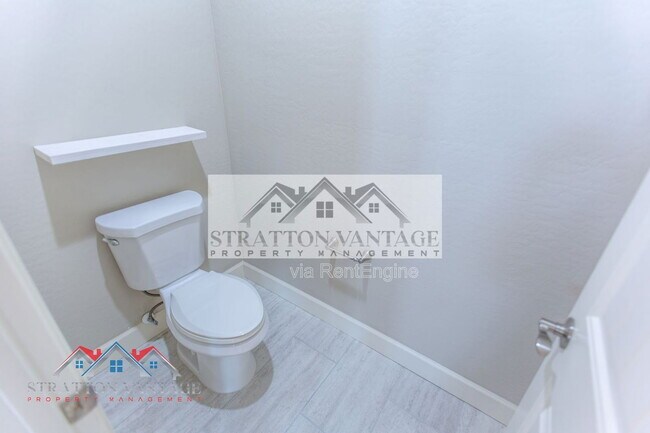 Building Photo - 1406 W Main St