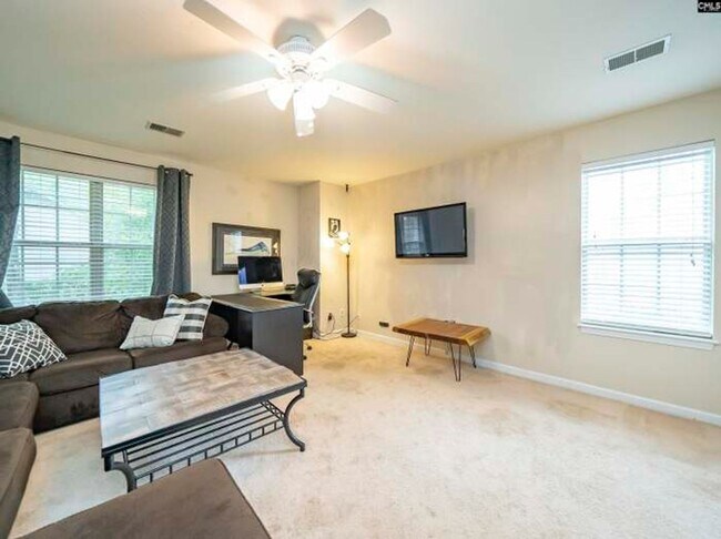 Building Photo - 306 Coventry Lake Dr