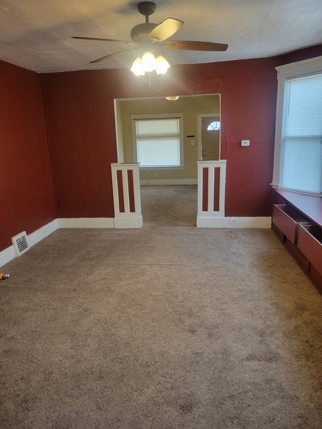 Building Photo - 3619 E 55th St