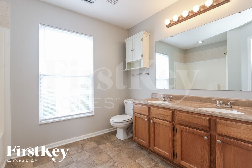 Building Photo - 7474 Carnation Ln