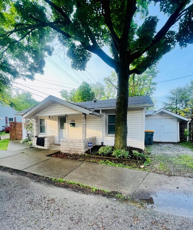 Building Photo - 2BR 1BA House for Rent