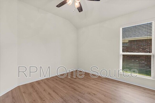 Building Photo - 1729 Park Trails Blvd